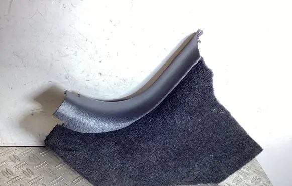 Foot area side trim