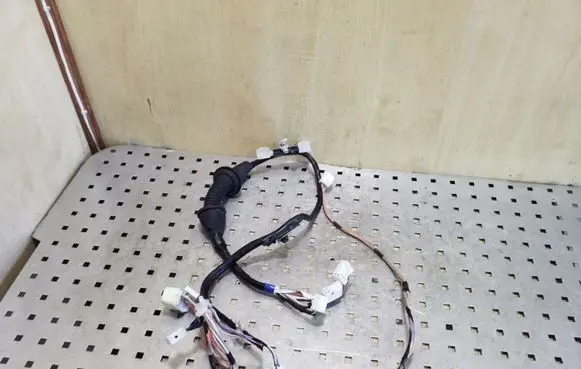 Toyota Yaris Front door wiring loom 821520D410