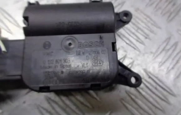 Audi A4 S4 B7 8E 8H A/C air flow flap actuator/motor 8E1820511B