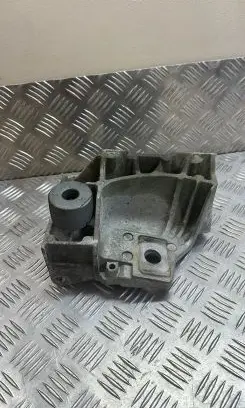 Volvo S60 Engine mounting bracket 6G926P096FC