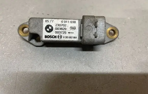 BMW X5 E53 Airbag deployment crash/impact sensor 6911038