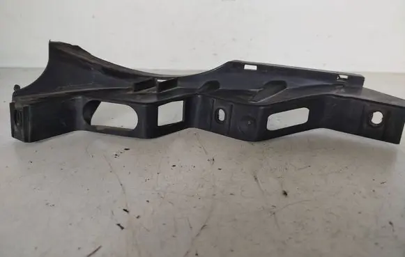 Volkswagen PASSAT B6 Front bumper mounting bracket 3C0807889