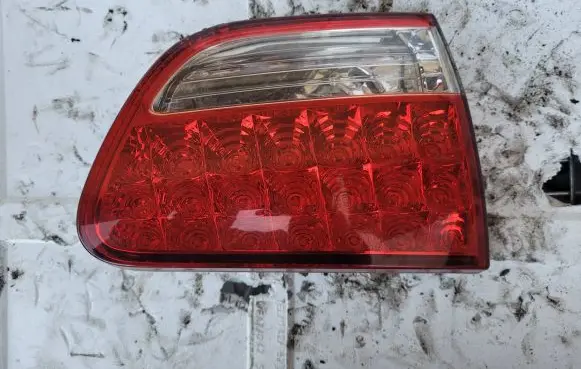 Tailgate rear/tail lights
