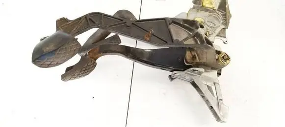 Volkswagen PASSAT B5 Brake pedal 8D1721117 8D1721316D