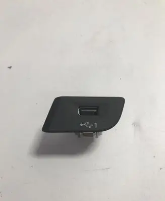 Audi Q2 - USB socket connector 81C035726