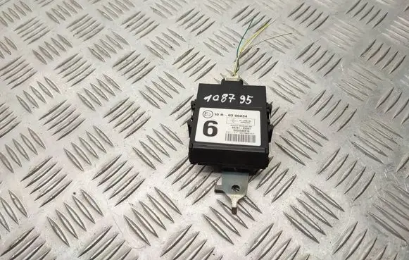 Toyota Avensis T270 Door central lock control unit/module 8974105091