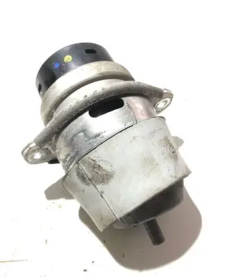 Porsche Cayenne (92A) Engine mount bracket 7L8199131F