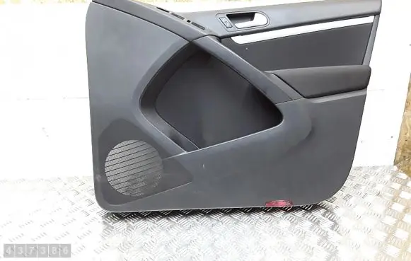 Volkswagen Tiguan Front door card panel trim 5n0867012b