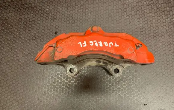 Volkswagen Touareg I Front brake caliper