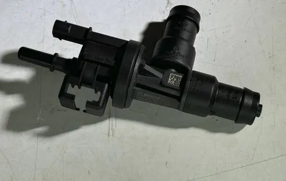 BMW X5 G05 Fuel tank valve 7643106