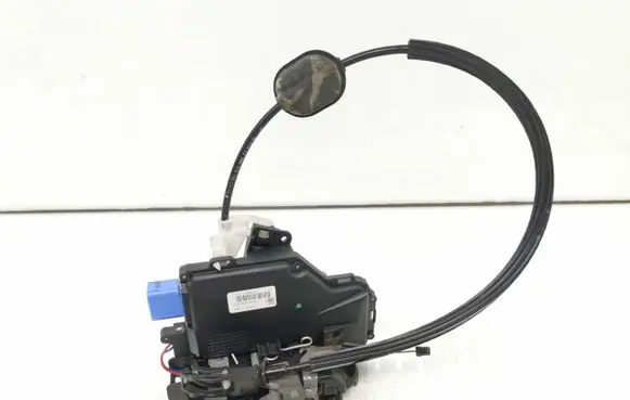 Volkswagen Golf Plus Rear door lock 7L0839015D 030313205836 120065