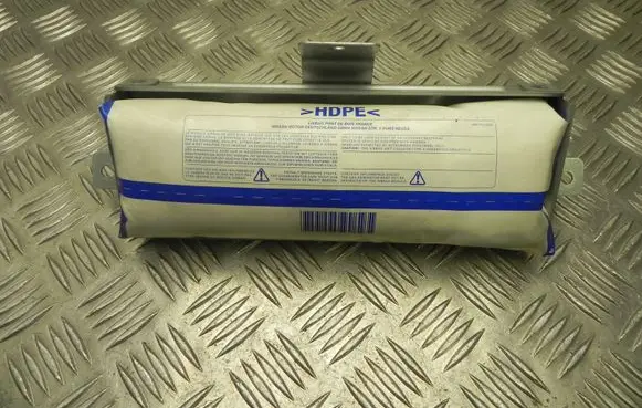 Nissan Primera Passenger airbag 5042220 M4070