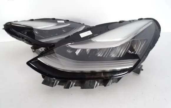Tesla Model 3 Headlight/headlamp 1077375-00-C