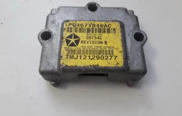 Chrysler PT Cruiser Airbag deployment crash/impact sensor P04671845AC 39754C