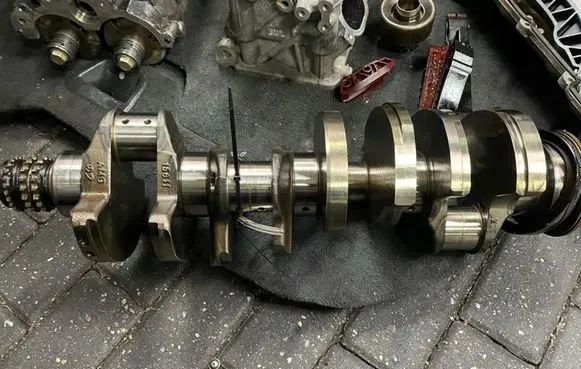 Mercedes-Benz S AMG W221 Crankshaft a1560301101