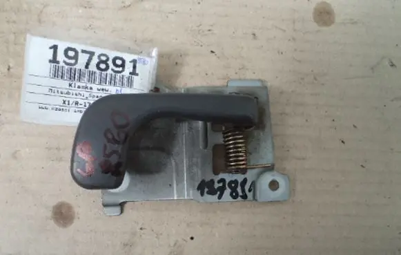 Mitsubishi Space Wagon Front door interior handle