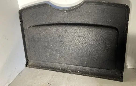Parcel shelf