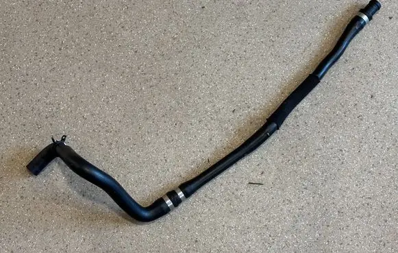 BMW 1 F40 Engine coolant pipe/hose 6832803