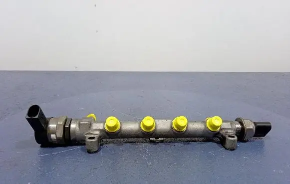 Skoda Octavia Mk3 (5E) Fuel main line pipe 04L089D