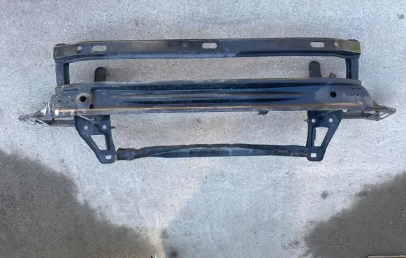 Volkswagen Crafter Radiator support slam panel 