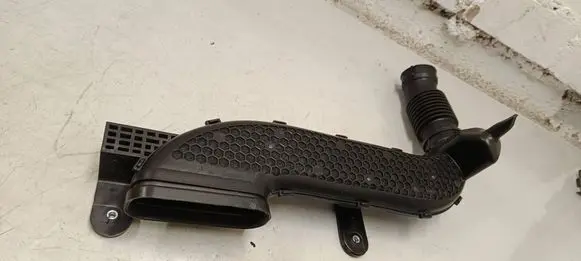 MG ZS Air intake hose/pipe 10231300