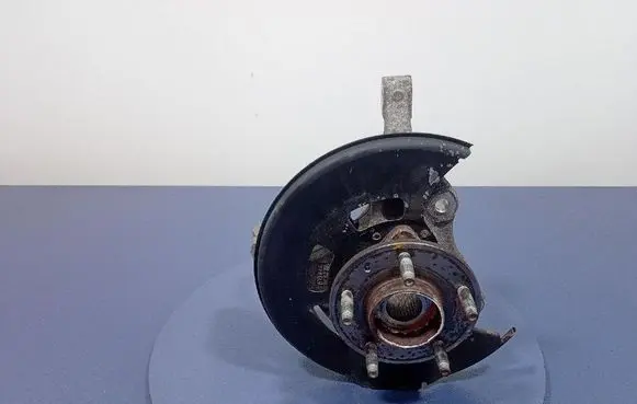 Opel Zafira C Front wheel hub spindle knuckle