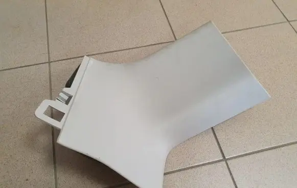 (D)pillar trim (top)