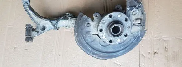 Front wheel hub