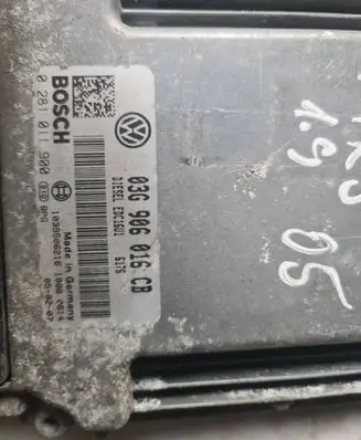 Volkswagen Golf V Engine control unit/module 03G906016CB 1039S06216 0281011900
