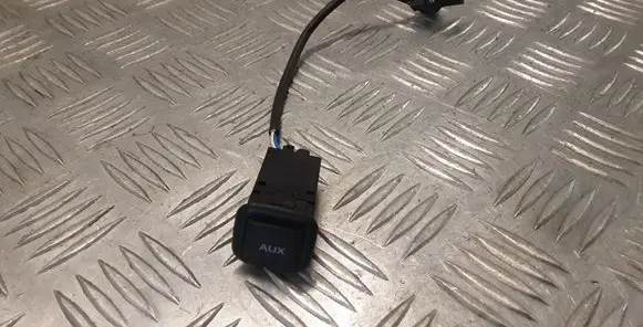 Audi A6 S6 C7 4G AUX in-socket connector 4G0035474A