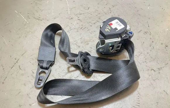 Audi A6 S6 C6 4F Front seatbelt 560788701 008L000 4F0867705