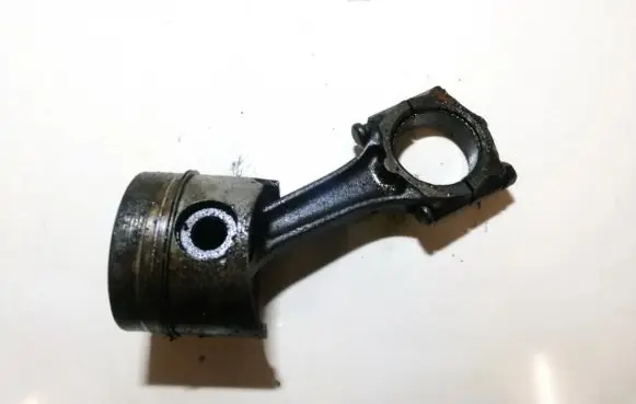 Opel Astra F Piston with connecting rod