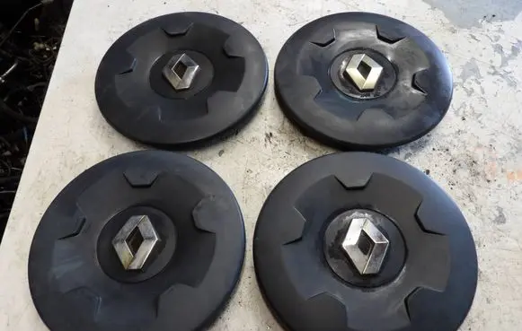 Renault Master II R16 wheel hub/cap/trim 8200035453 REB8921011