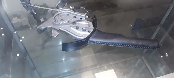 Nissan X-Trail T30 Hand brake release handle 