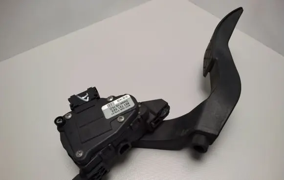 Audi A4 S4 B5 8D Accelerator pedal position sensor 8EI721523