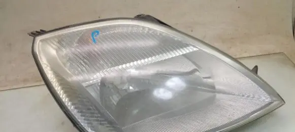 Ford Fiesta Headlight/headlamp