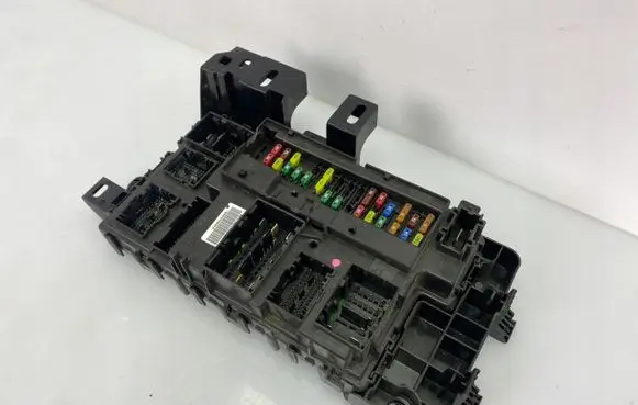 Ford Mustang VI Fuse box set GR3T-15604-HFD