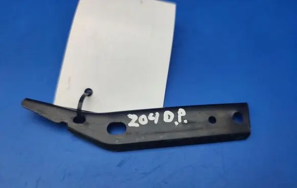 Mercedes-Benz C W204 Front bumper mounting bracket A2048810206