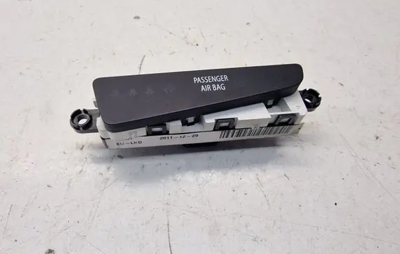 KIA Optima Passenger airbag on/off switch 