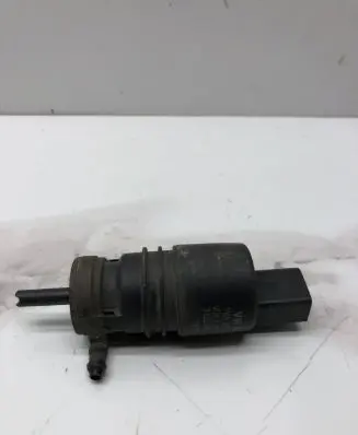 Volkswagen PASSAT B6 Windscreen/windshield washer pump 1K5955651 3122785