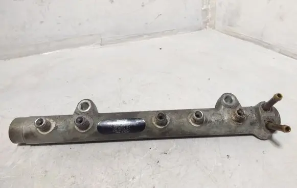 Toyota Yaris Fuel main line pipe 0445214032 1077800141 2381033010