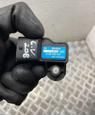 Chrysler Voyager Air pressure sensor 0281002437