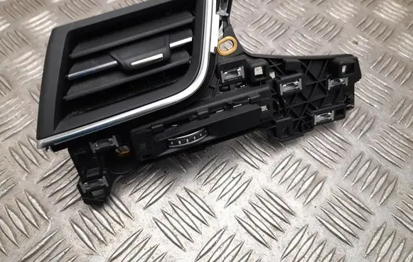 Audi Q7 4M Dashboard side air vent grill/cover trim 4M1820901AP