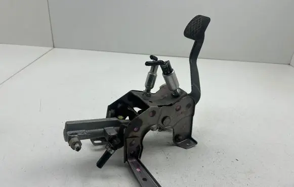 Honda CR-V Clutch pedal 
