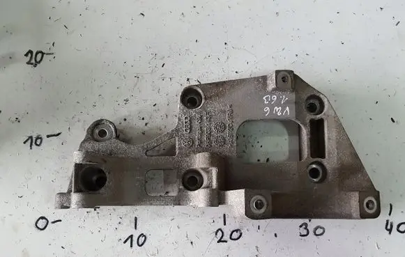 Volkswagen Golf V Generator/alternator bracket 06F903143F