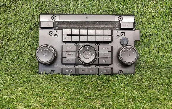Ford Escape Radio/CD/DVD/GPS head unit 8L8T18A802AHW 8L8T18A802