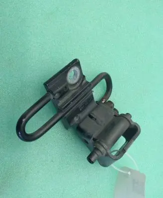 Audi Q7 4L Front door lower hinge 8E0831412E A046572