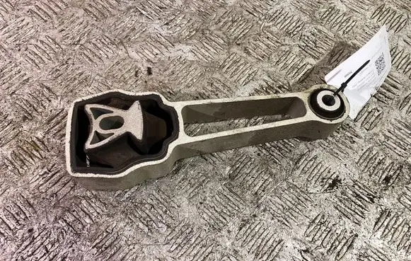 Volvo XC60 Engine mount bracket 31430441