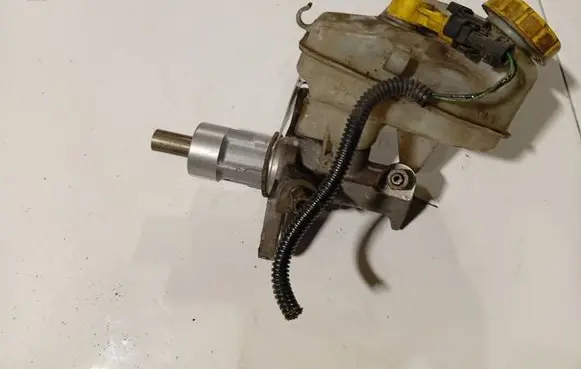 Opel Insignia A Master brake cylinder 