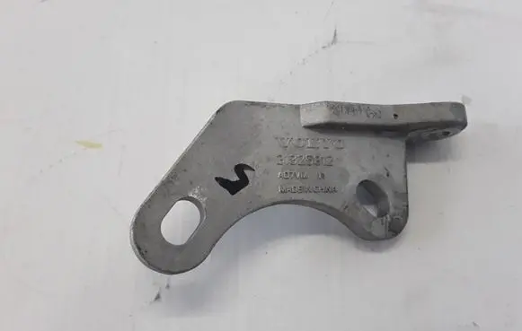Volvo XC90 Front differential bracket 31325812